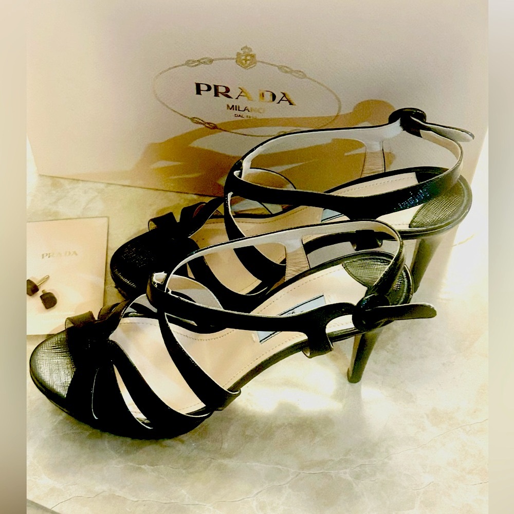 Prada  ⭐️Black Strappy Patent leather Heels 7.5 - Picture 3 of 16